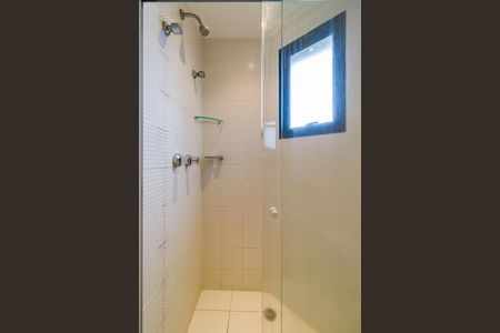 Apartamento para alugar com 254m², 4 quartos e 4 vagas Apartamento para alugar com 254m², 4 quartos e 4 vagasBanheiro da Suíte 1