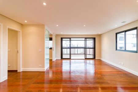 Apartamento para alugar com 254m², 4 quartos e 4 vagas Apartamento para alugar com 254m², 4 quartos e 4 vagasSala