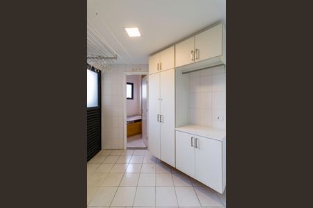Apartamento para alugar com 254m², 4 quartos e 4 vagas Apartamento para alugar com 254m², 4 quartos e 4 vagasCozinha