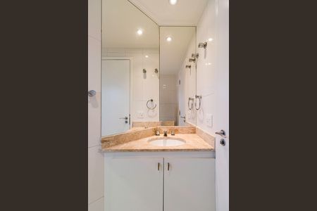 Apartamento para alugar com 254m², 4 quartos e 4 vagas Apartamento para alugar com 254m², 4 quartos e 4 vagasBanheiro da Suíte 3