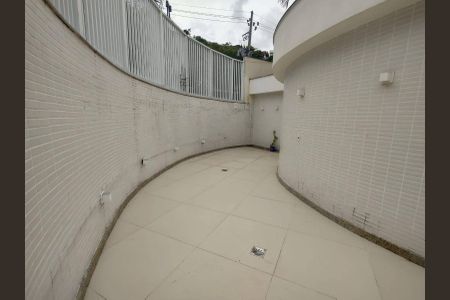 Apartamento à venda com 80m², 2 quartos e 1 vagaÁrea comum