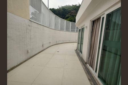 Apartamento à venda com 80m², 2 quartos e 1 vagaÁrea comum