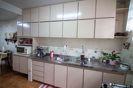 Casa à venda com 252m², 3 quartos e 2 vagas Casa à venda com 252m², 3 quartos e 2 vagasCozinha