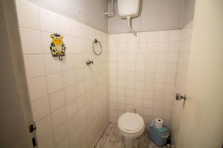 Casa à venda com 252m², 3 quartos e 2 vagas Casa à venda com 252m², 3 quartos e 2 vagasBanheiro de Serviço