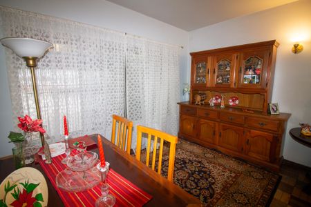 Casa à venda com 252m², 3 quartos e 2 vagas Casa à venda com 252m², 3 quartos e 2 vagasSala / Sala de Jantar