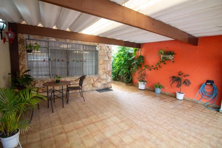 Casa à venda com 252m², 3 quartos e 2 vagas Casa à venda com 252m², 3 quartos e 2 vagasGaragem