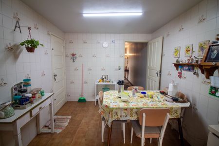 Casa à venda com 252m², 3 quartos e 2 vagas Casa à venda com 252m², 3 quartos e 2 vagasCozinha