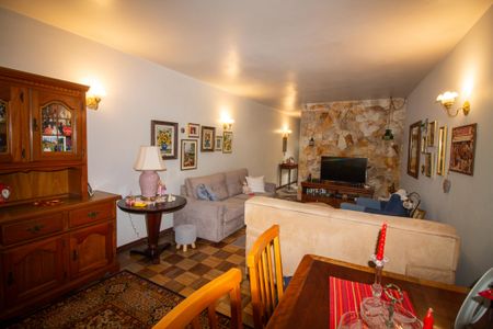 Casa à venda com 252m², 3 quartos e 2 vagas Casa à venda com 252m², 3 quartos e 2 vagasSala / Sala de Jantar