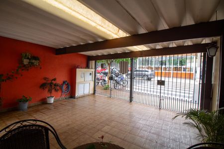 Casa à venda com 252m², 3 quartos e 2 vagas Casa à venda com 252m², 3 quartos e 2 vagasGaragem