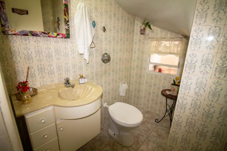 Casa à venda com 252m², 3 quartos e 2 vagas Casa à venda com 252m², 3 quartos e 2 vagasLavabo