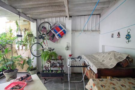 Casa à venda com 252m², 3 quartos e 2 vagas Casa à venda com 252m², 3 quartos e 2 vagasQuintal / Área para Churrasqueira