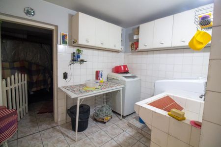 Casa à venda com 252m², 3 quartos e 2 vagas Casa à venda com 252m², 3 quartos e 2 vagasÁrea de Serviço