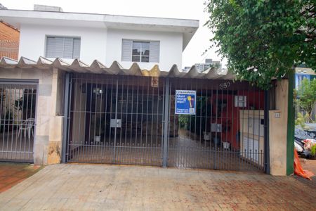 Casa à venda com 252m², 3 quartos e 2 vagas Casa à venda com 252m², 3 quartos e 2 vagasFachada