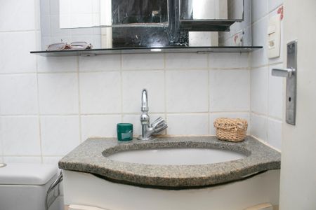 Apartamento à venda com 70m², 3 quartos e 1 vaga Apartamento à venda com 70m², 3 quartos e 1 vagaBanheiro da Suíte