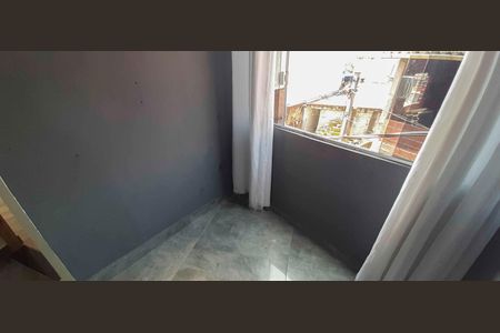 Sala de casa à venda com 2 quartos, 110m² em Veloso, Osasco