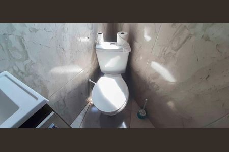 Casa à venda com 110m², 2 quartos e sem vagaBanheiro da Suíte