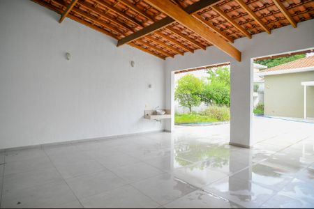 Casa à venda com 600m², 3 quartos e 2 vagasVaranda 