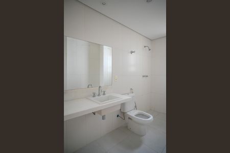 Casa à venda com 600m², 3 quartos e 2 vagasBanheiro Quarto 2 - Suite