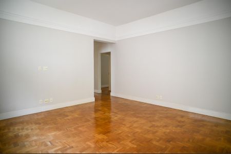 Casa à venda com 600m², 3 quartos e 2 vagasSala