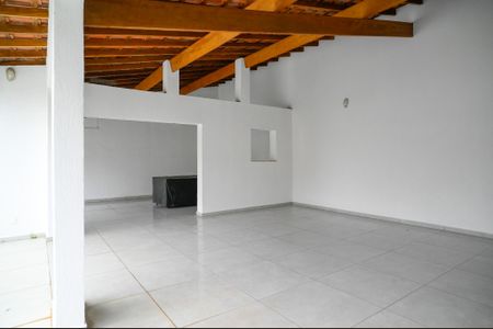 Casa à venda com 600m², 3 quartos e 2 vagasVaranda 