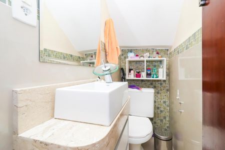 Casa à venda com 86m², 2 quartos e 2 vagasLavabo