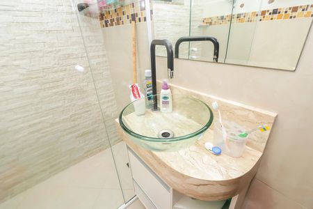 Casa à venda com 86m², 2 quartos e 2 vagasBanheiro da Suíte 2