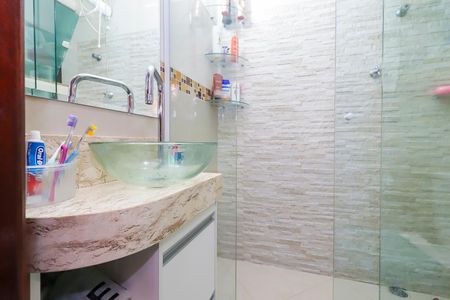 Casa à venda com 86m², 2 quartos e 2 vagasBanheiro da Suíte 1