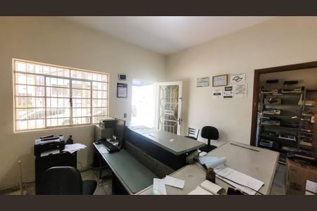 Casa à venda com 85m², 3 quartos e 2 vagasSala