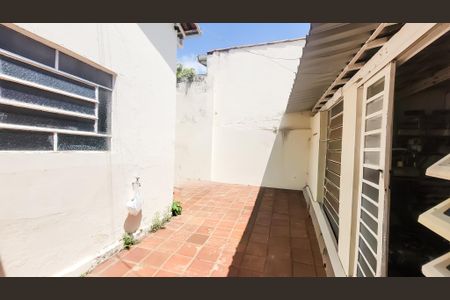 Casa à venda com 85m², 3 quartos e 2 vagasQuintal