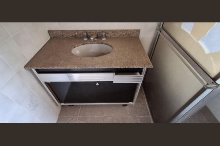 Casa à venda com 250m², 2 quartos e 2 vagasBanheiro Social 