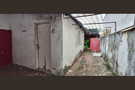 Casa à venda com 250m², 2 quartos e 2 vagasEdicula