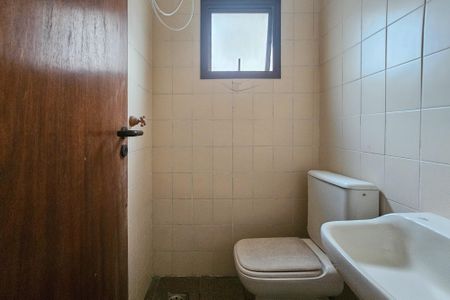 Apartamento para alugar com 131m², 3 quartos e 2 vagas Apartamento para alugar com 131m², 3 quartos e 2 vagasBanheiro de Serviço