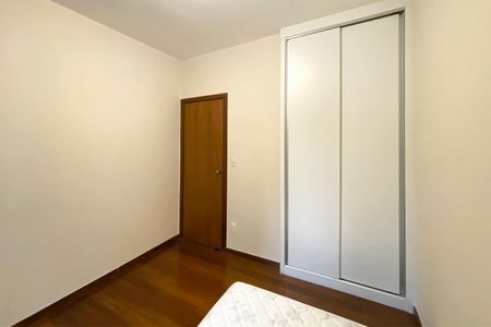 Apartamento à venda com 105m², 3 quartos e 2 vagasQuarto 2
