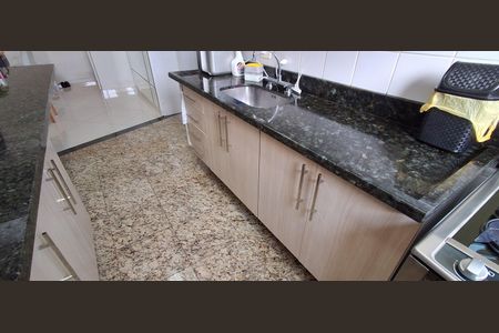 Apartamento à venda com 84m², 2 quartos e 2 vagas Apartamento à venda com 84m², 2 quartos e 2 vagasCozinha