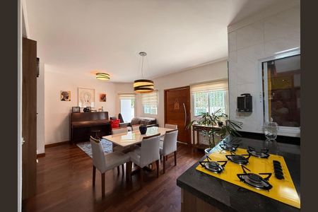 Foto 01 de casa de condomínio à venda com 3 quartos, 160m² em Chácara Inglesa, São Paulo