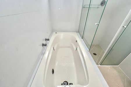 Apartamento para alugar com 82m², 2 quartos e 2 vagasBanheiro