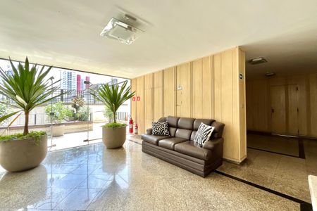 Apartamento para alugar com 82m², 2 quartos e 2 vagasHall social