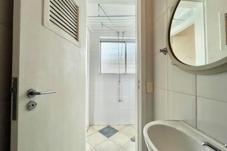 Apartamento para alugar com 82m², 2 quartos e 2 vagasBanheiro de serviço