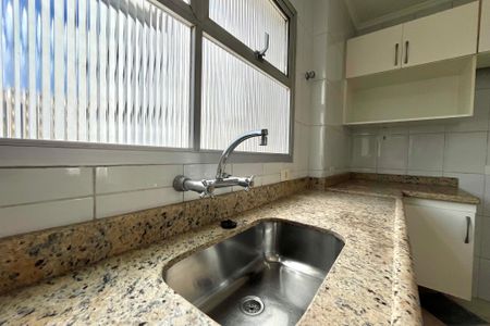 Apartamento para alugar com 82m², 2 quartos e 2 vagasCozinha