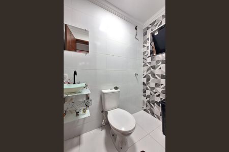 Casa para alugar com 180m², 3 quartos e 1 vaga Casa para alugar com 180m², 3 quartos e 1 vagaBanheiro Suíte