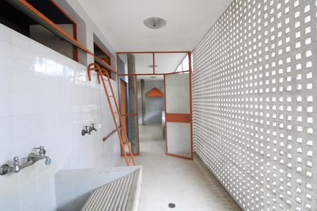 Casa à venda com 300m², 3 quartos e 3 vagasÁrea de Serviço