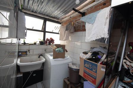 Apartamento para alugar com 107m², 2 quartos e 1 vaga Apartamento para alugar com 107m², 2 quartos e 1 vagaCozinha e Área de Serviço