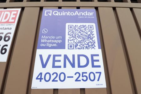 Casa à venda com 100m², 2 quartos e 2 vagas Casa à venda com 100m², 2 quartos e 2 vagasFachada