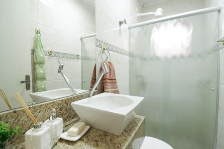 Casa à venda com 100m², 2 quartos e 2 vagas Casa à venda com 100m², 2 quartos e 2 vagasBanheiro Social