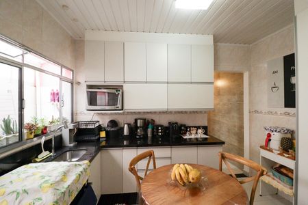 Casa à venda com 100m², 2 quartos e 2 vagas Casa à venda com 100m², 2 quartos e 2 vagasCozinha e Área de Serviço