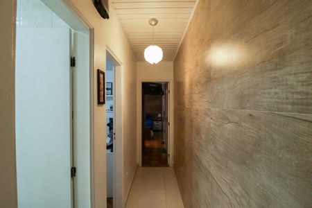 Casa à venda com 100m², 2 quartos e 2 vagas Casa à venda com 100m², 2 quartos e 2 vagasCorredor