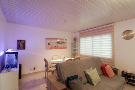 Casa à venda com 100m², 2 quartos e 2 vagas Casa à venda com 100m², 2 quartos e 2 vagasSala