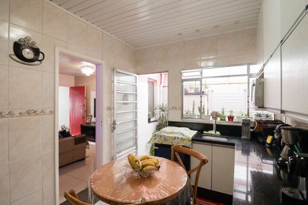 Casa à venda com 100m², 2 quartos e 2 vagas Casa à venda com 100m², 2 quartos e 2 vagasCozinha e Área de Serviço