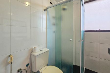 Apartamento para alugar com 100m², 3 quartos e 1 vagaBanheiro da suíte