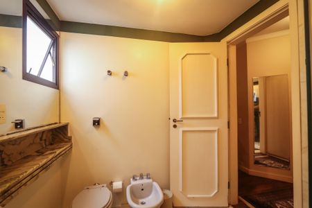 Apartamento para alugar com 205m², 3 quartos e 4 vagasBanheiro da Suíte 1